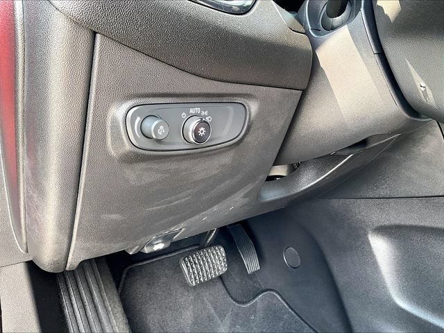 Used 2023 Chevrolet Equinox RS AWD/4WD image 30