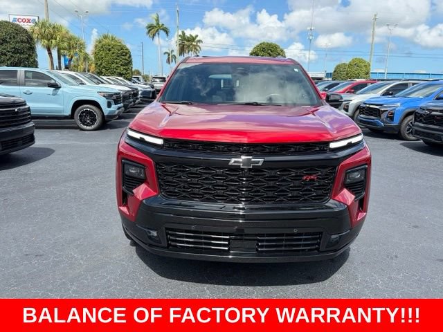 Used 2024 Chevrolet Traverse RS FWD image 2
