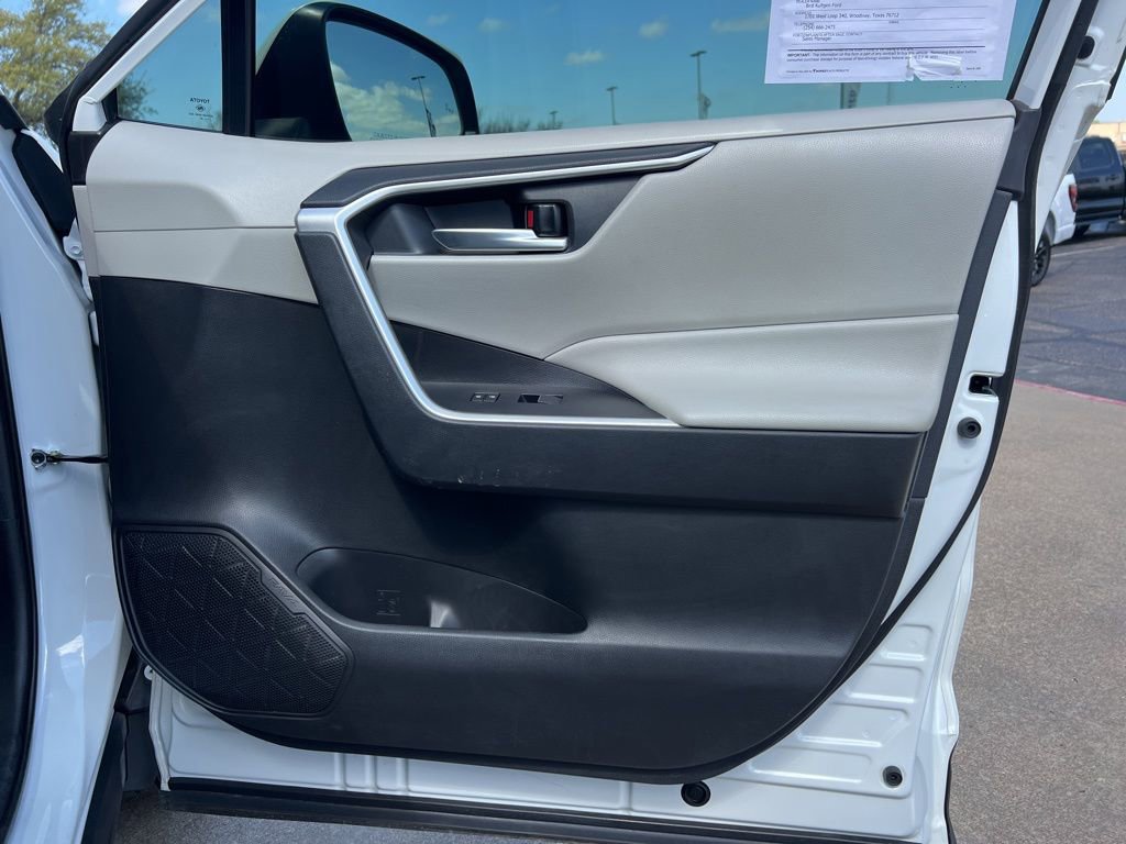 Used 2021 Toyota RAV4 XLE Premium FWD image 12