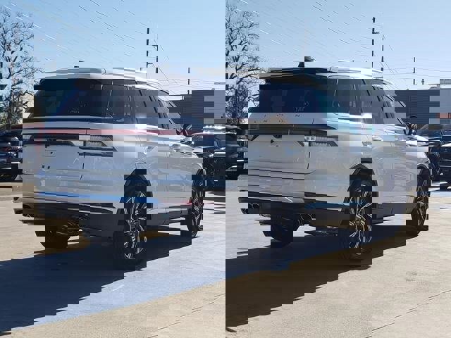 New 2026 Lincoln Aviator AWD image 10