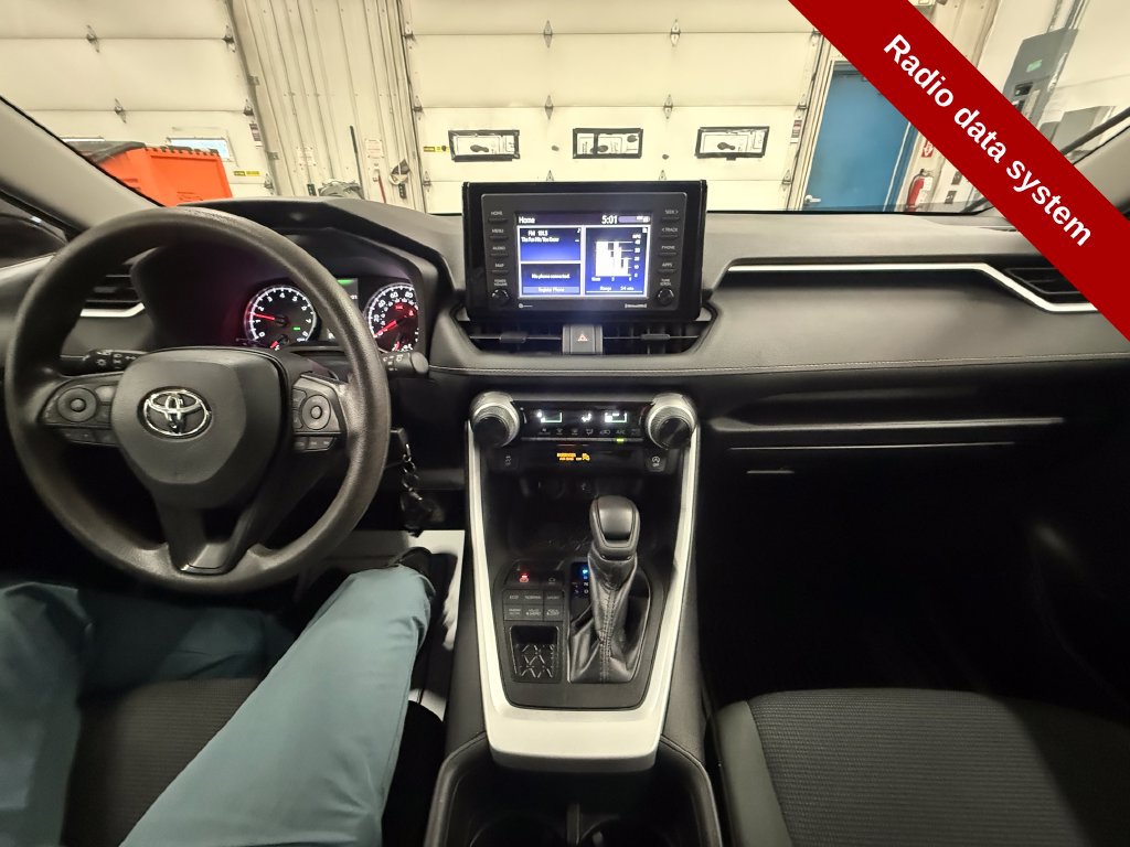 Used 2022 Toyota RAV4 LE AWD/4WD image 23