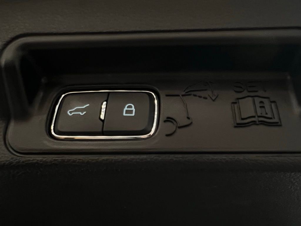 Used 2024 Ford Explorer 2WD image 28