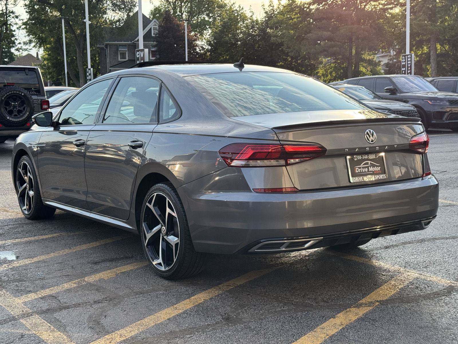 Used 2020 Volkswagen Passat 2.0T R-Line FWD image 9