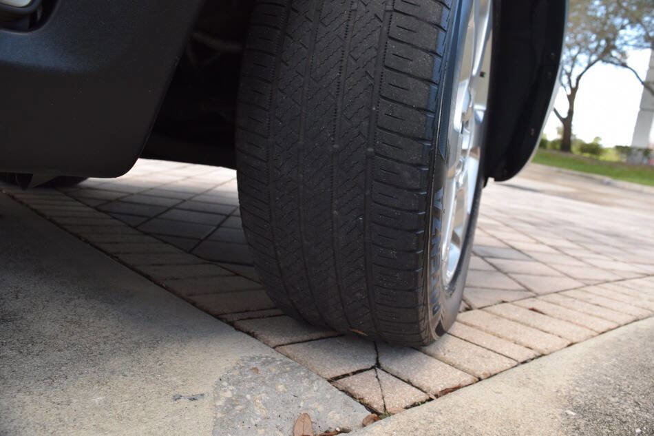 Used 2011 Volvo XC70 3.2 w/ Premium Pkg image 89