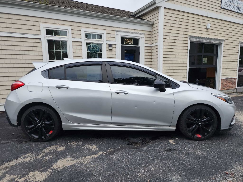Used 2017 Chevrolet Cruze LT w/ Convenience Package image 4