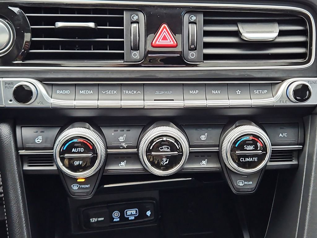 Used 2021 Genesis G70 3.3T image 19