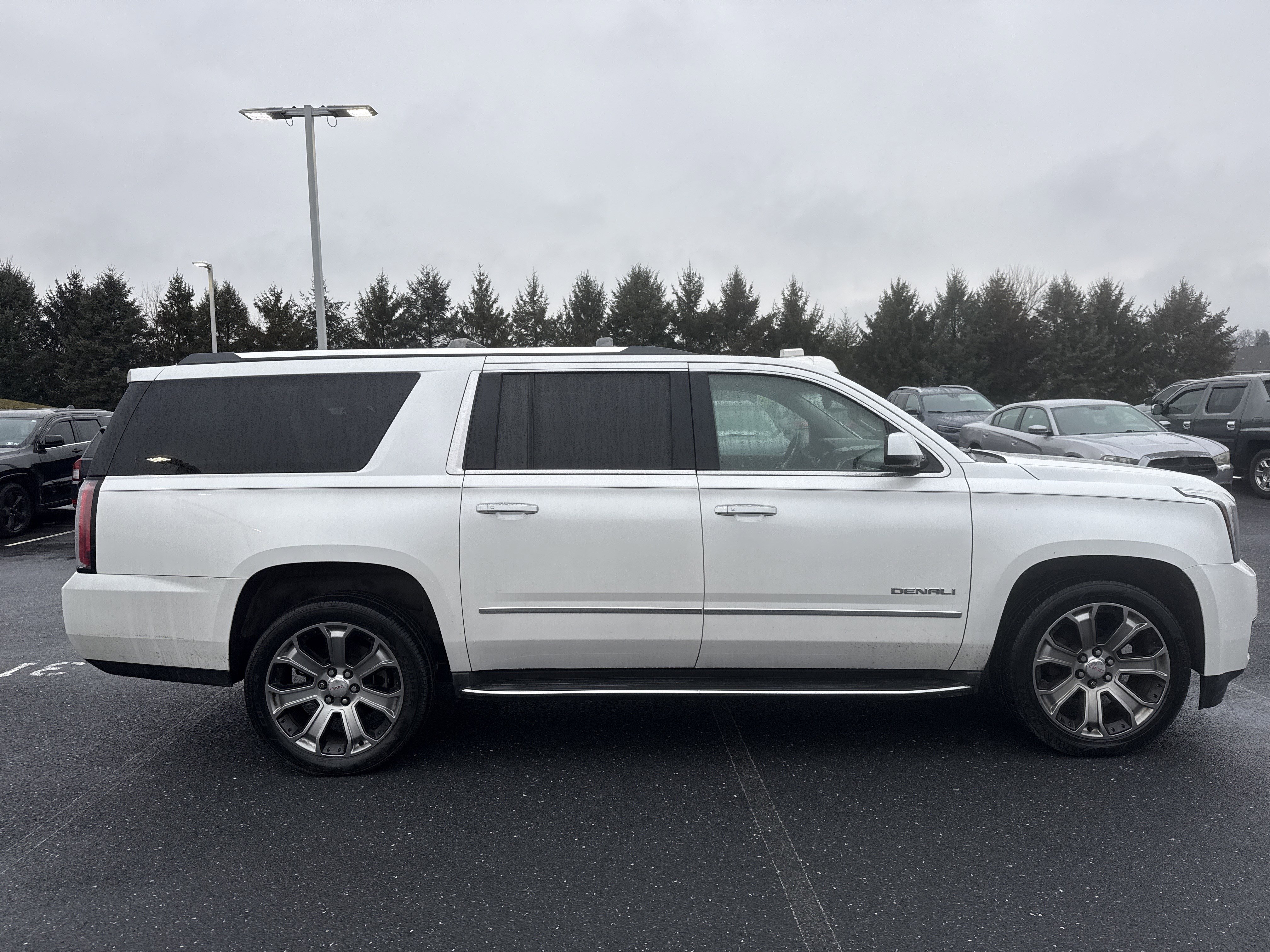 Used 2017 GMC Yukon XL Denali w/ Open Road Package image 10