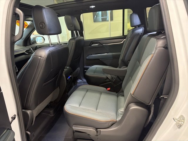 Used 2025 GMC Acadia AT4 image 18