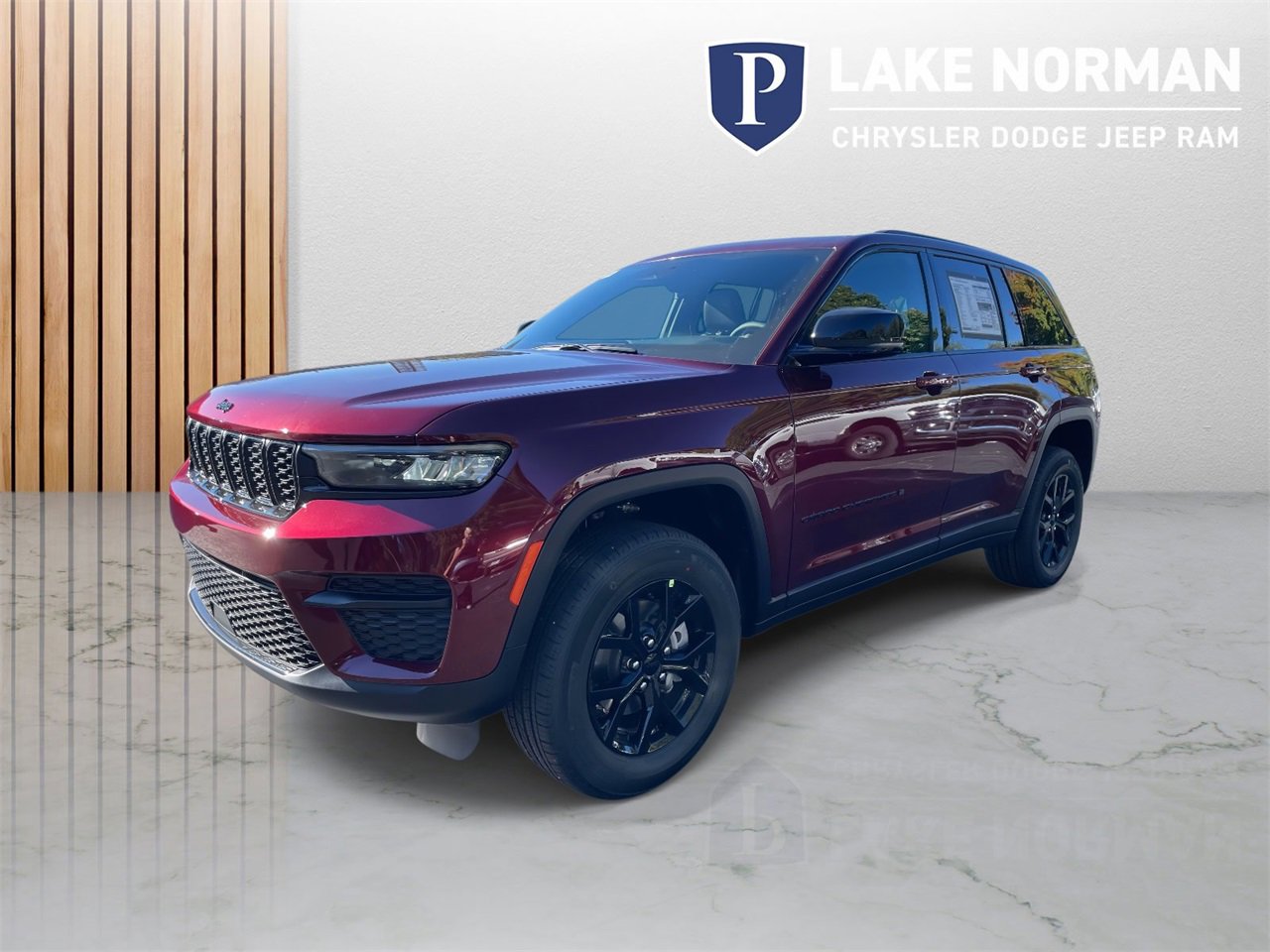 New 2025 Jeep Grand Cherokee Altitude image 4