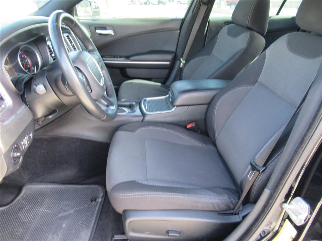 Used 2015 Dodge Charger SE w/ Power Sunroof Group image 14