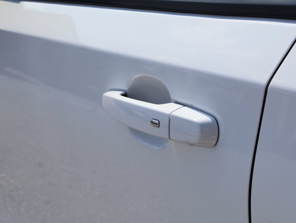 Used 2023 GMC Terrain SLT AWD/4WD image 19