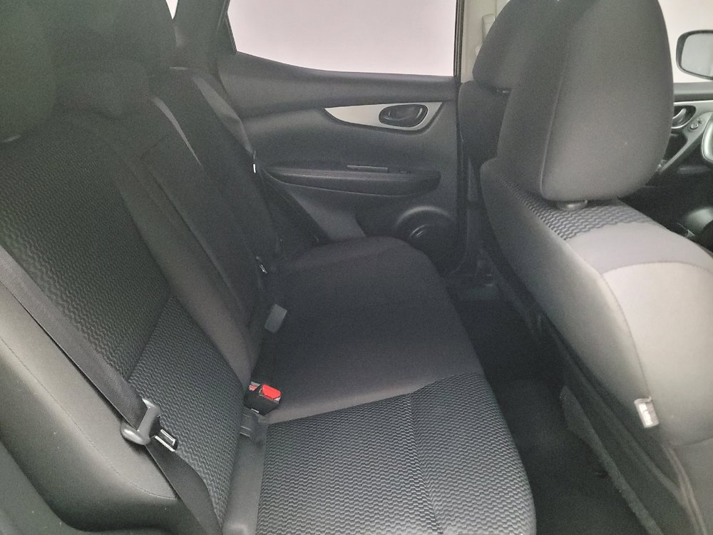 Used 2017 Nissan Rogue Sport S image 19