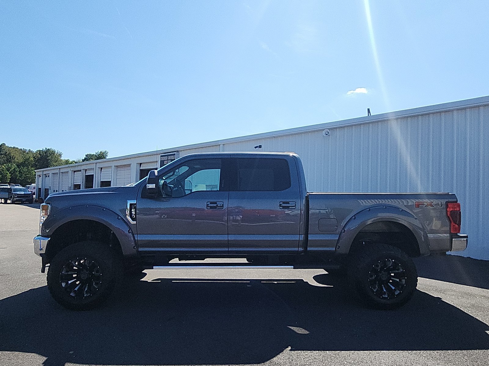 Used 2021 Ford F250 Lariat w/ Lariat Ultimate Package AWD/4WD image 2