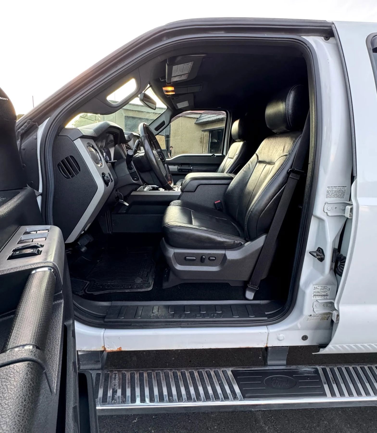Used 2013 Ford F350 Lariat w/ Chrome Pkg image 4