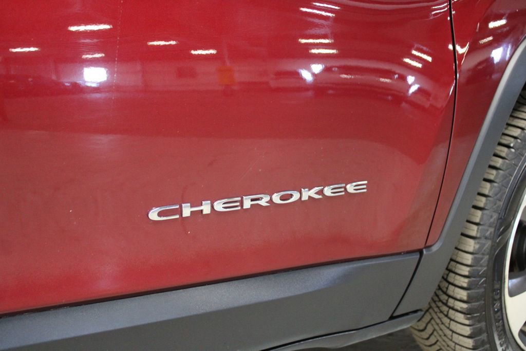 Used 2020 Jeep Cherokee Limited w/ Technology Group image 38
