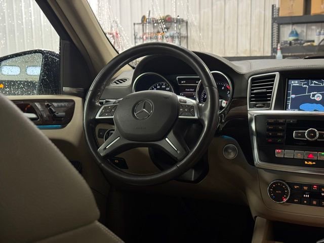 Used 2015 Mercedes-Benz GL 450 4MATIC image 24