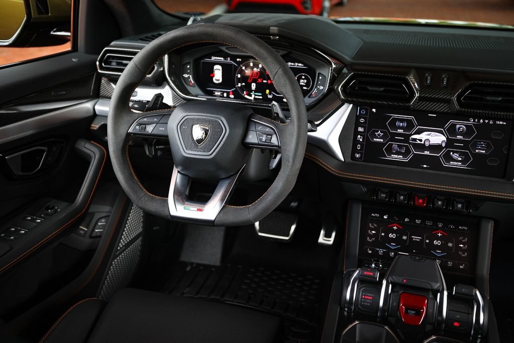 Used 2026 Lamborghini Urus SE AWD/4WD image 53