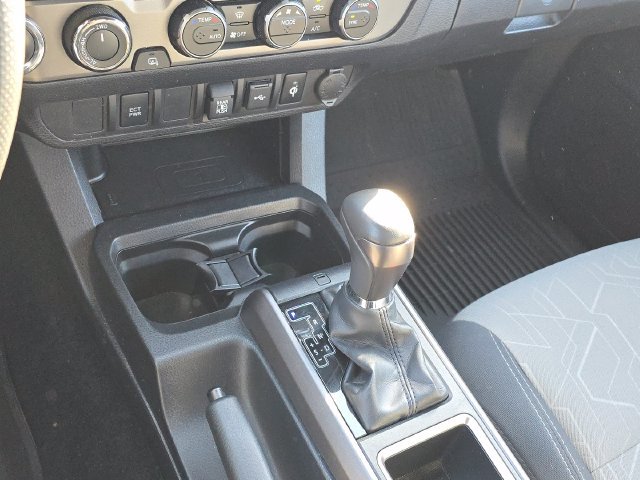Used 2022 Toyota Tacoma TRD Off-Road AWD/4WD image 25