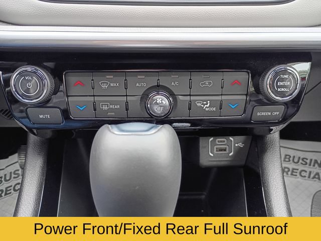 Used 2024 Jeep Compass Limited w/ Sun and Sound Group AWD/4WD image 17