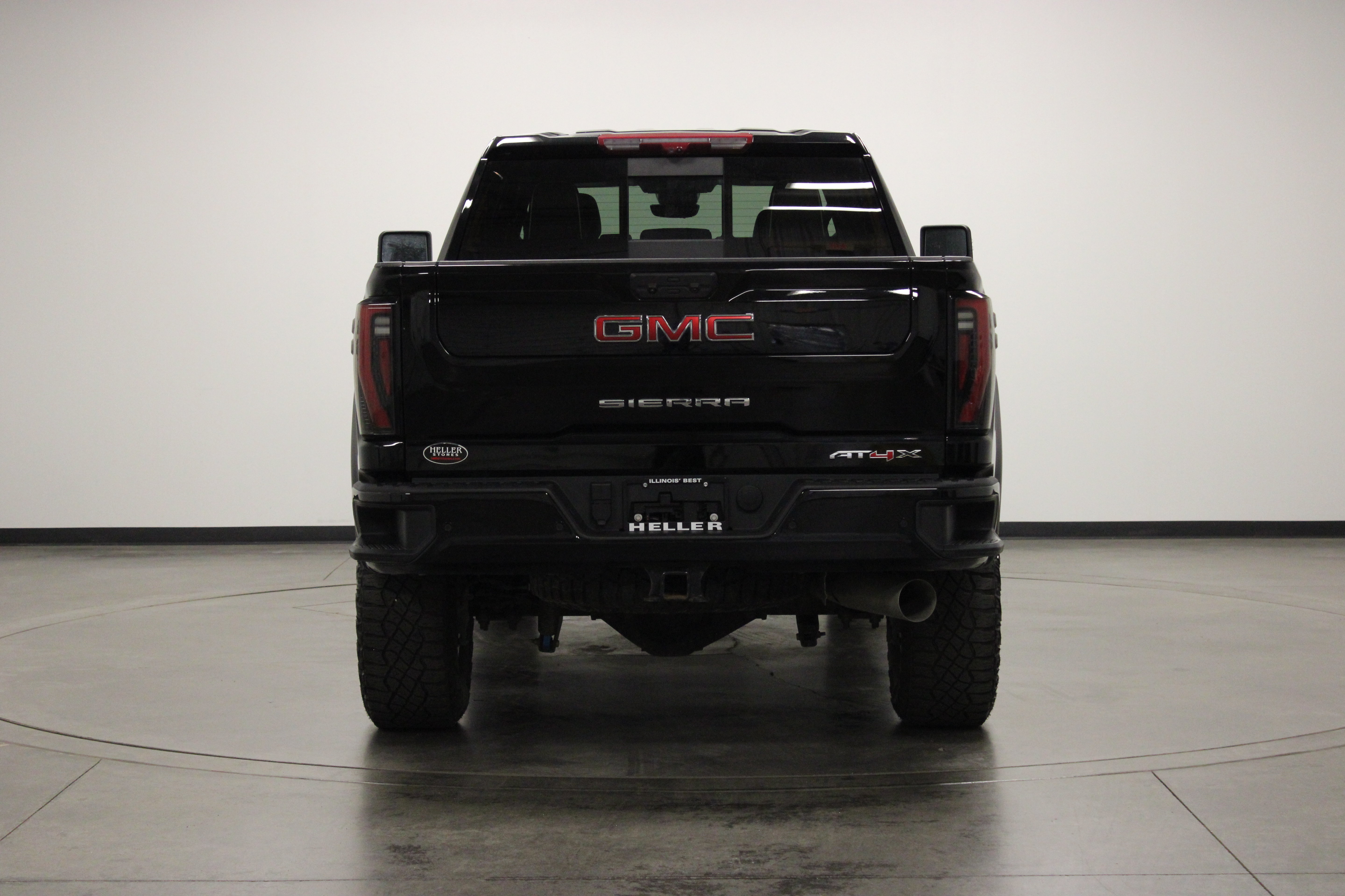 Used 2025 GMC Sierra 2500 AT4X AWD/4WD image 7