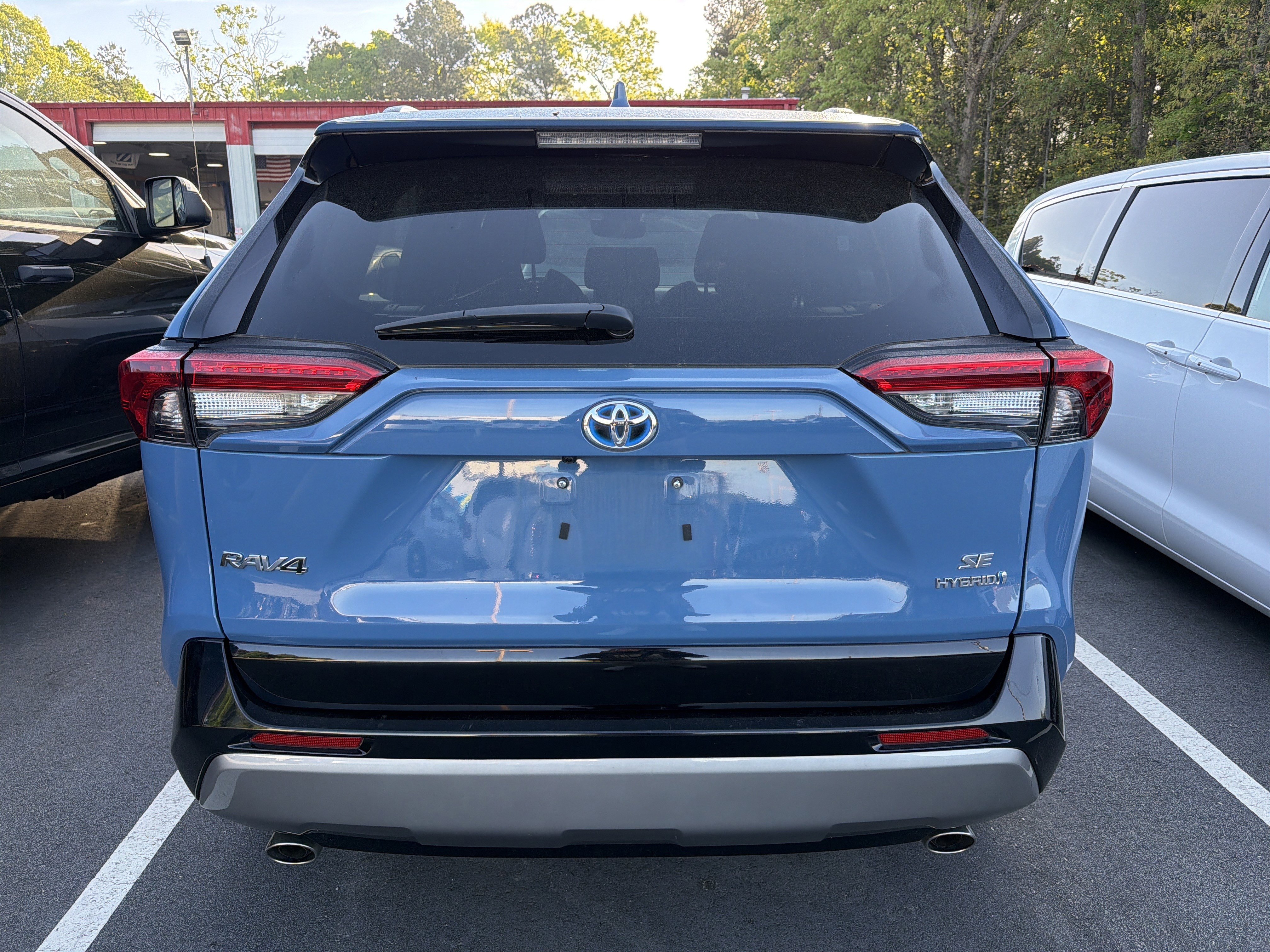 Used 2022 Toyota RAV4 SE image 4