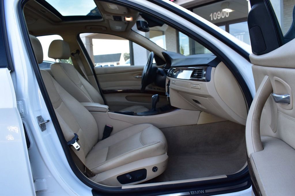 Used 2011 BMW 328i Sedan w/ Premium Pkg image 17