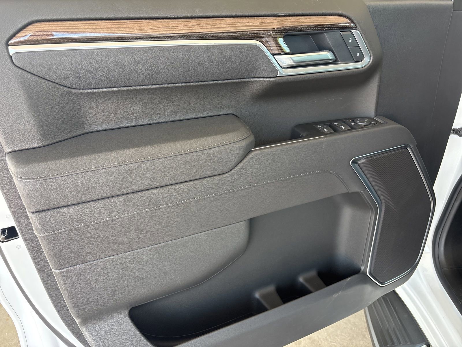 New 2026 Chevrolet Silverado 1500 LT w/ Z71 Off-Road Package image 5