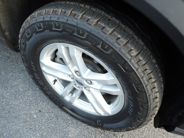 Used 2020 Ford Explorer XLT image 10