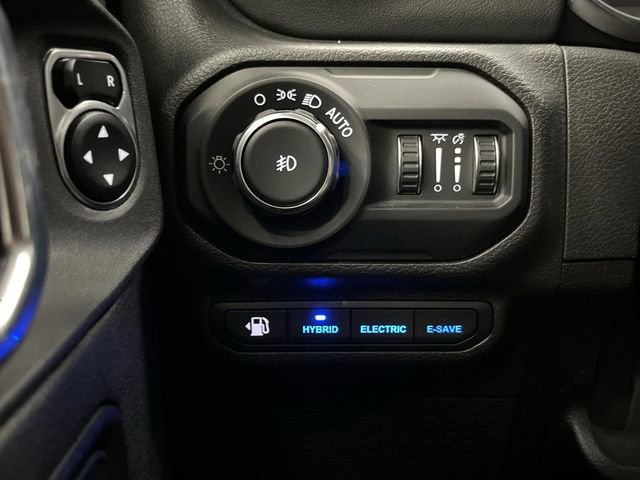 Used 2022 Jeep Wrangler Unlimited Sahara image 24