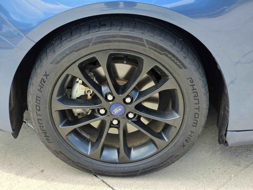 Used 2019 Ford Fusion SE FWD image 7