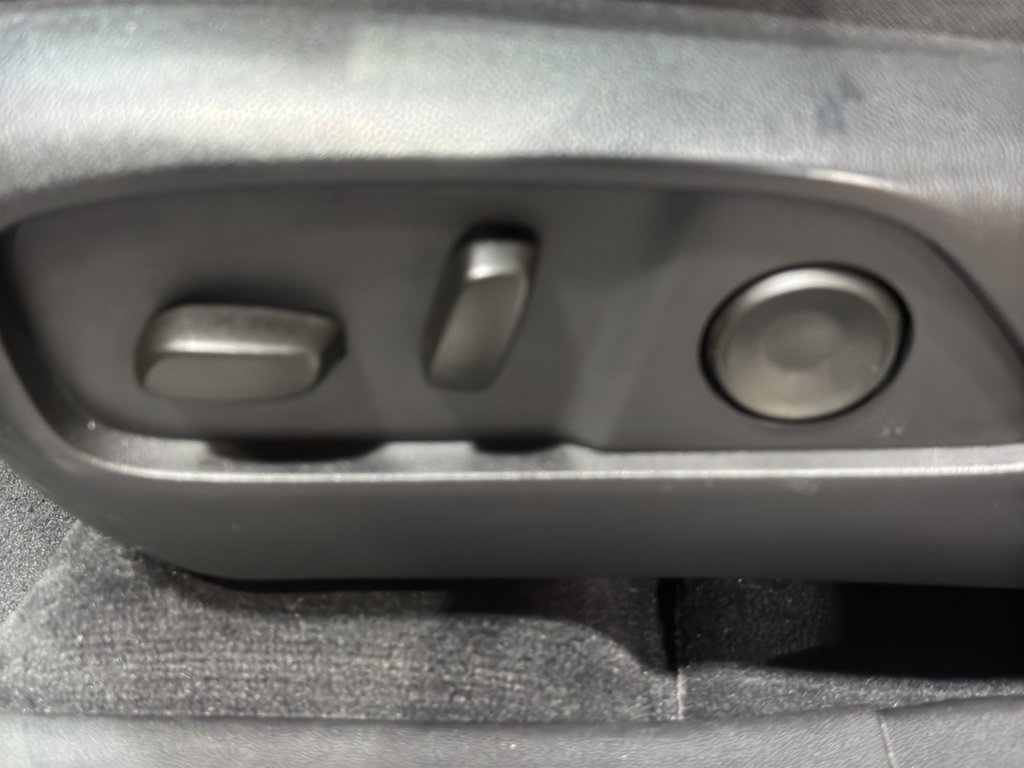 Used 2025 Chevrolet Equinox LT w/ Convenience Package II image 15