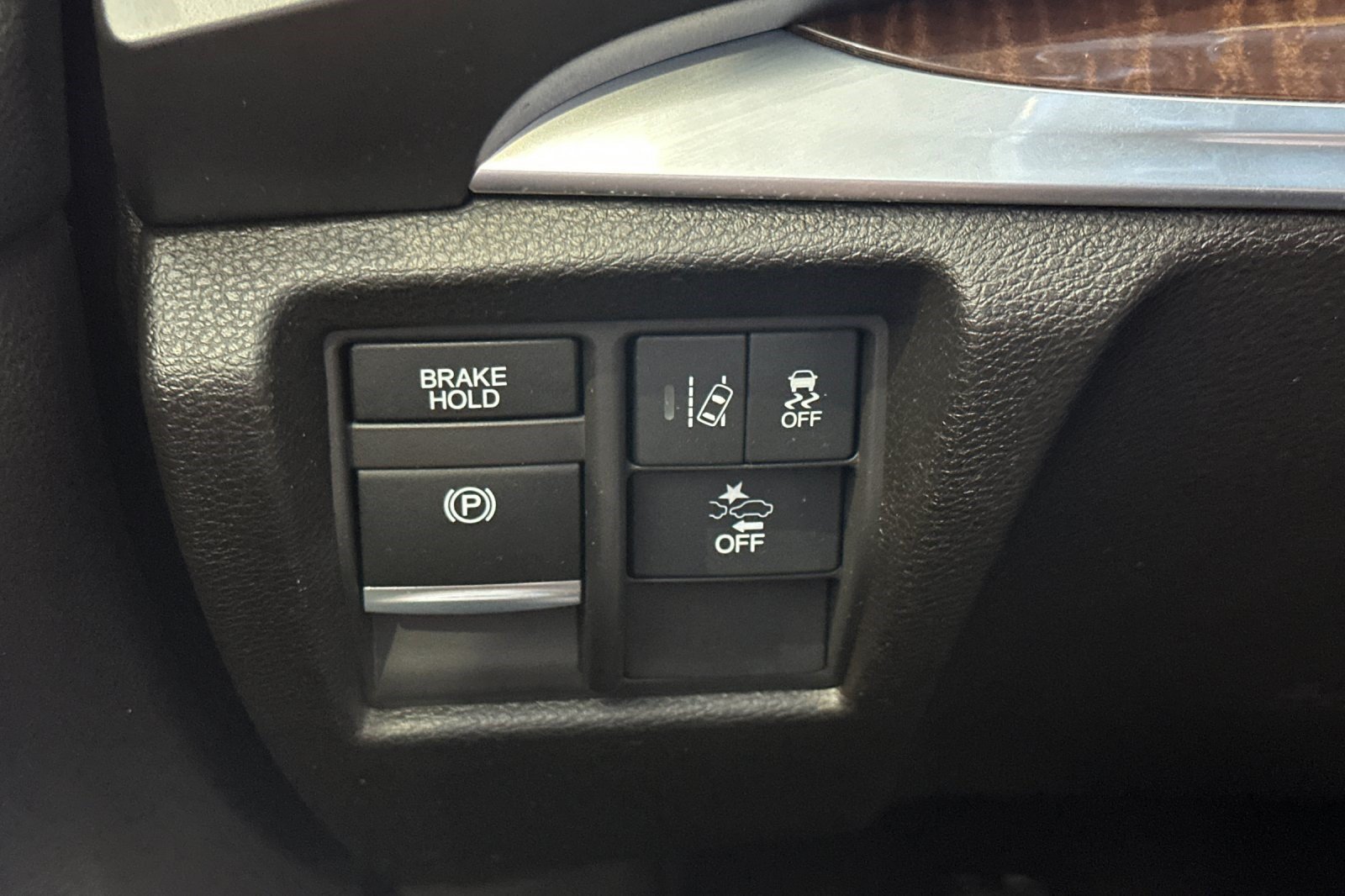 Used 2020 Acura MDX FWD image 35
