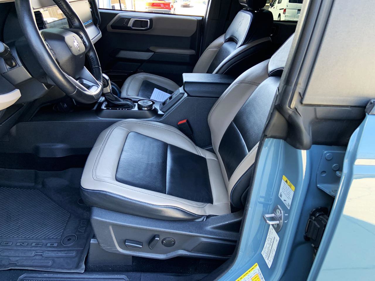 Used 2022 Ford Bronco Wildtrak image 8