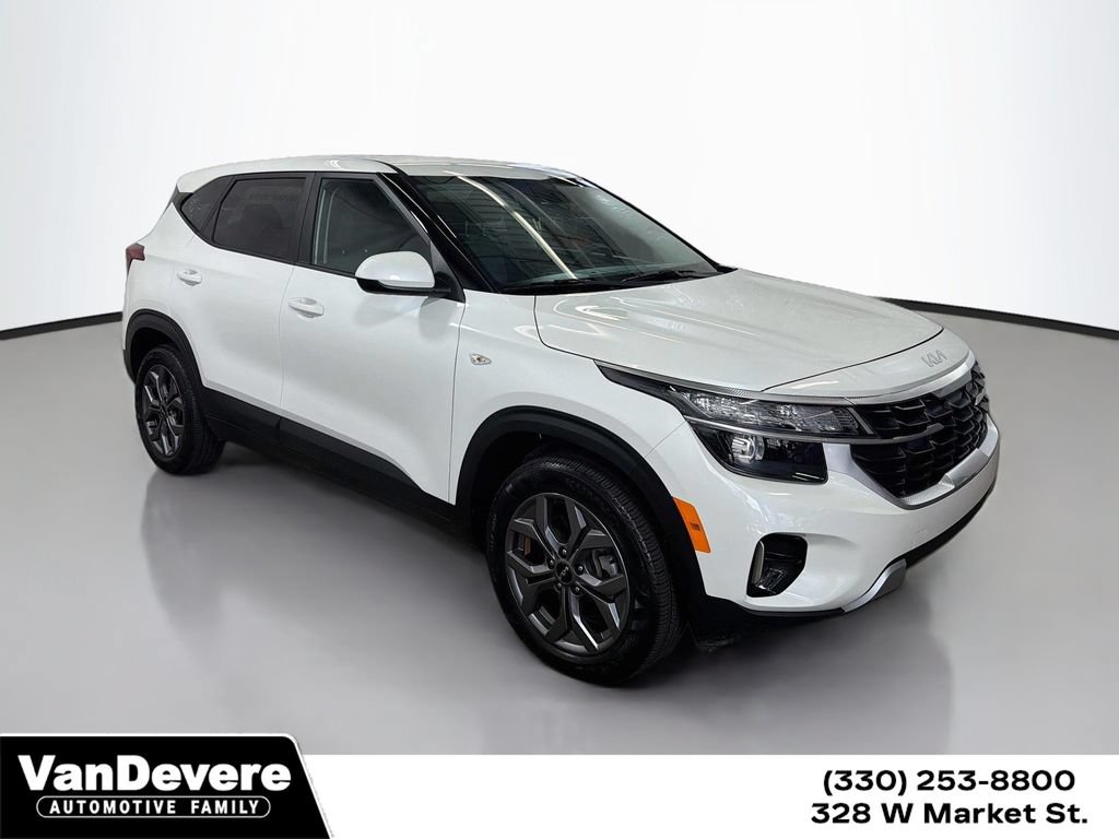 Used 2024 Kia Seltos LX AWD/4WD image 1