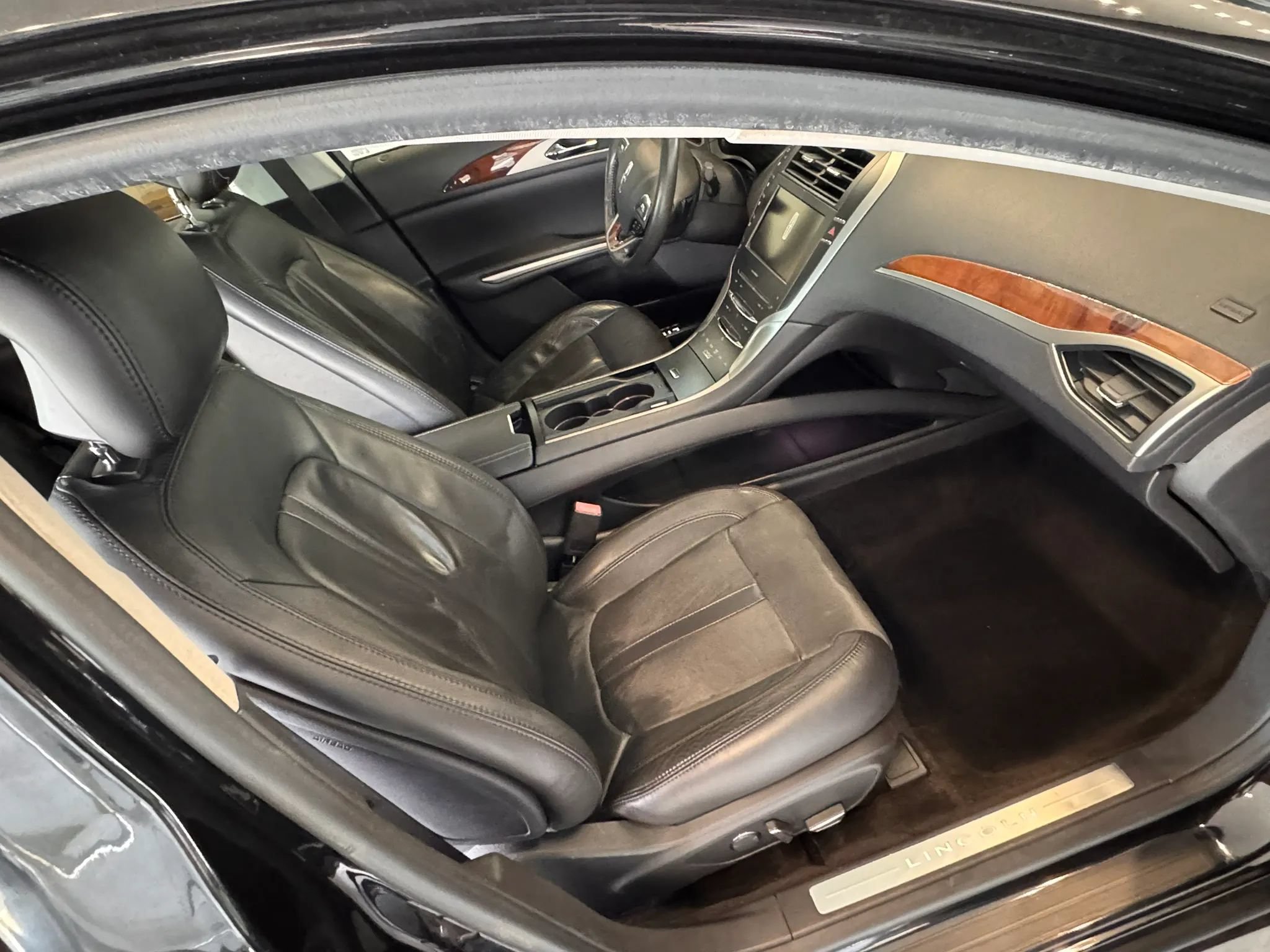 Used 2014 Lincoln MKZ w/ Equipment Group 101A Select FWD image 17