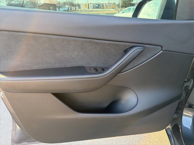 Used 2021 Tesla Model Y Long Range image 20