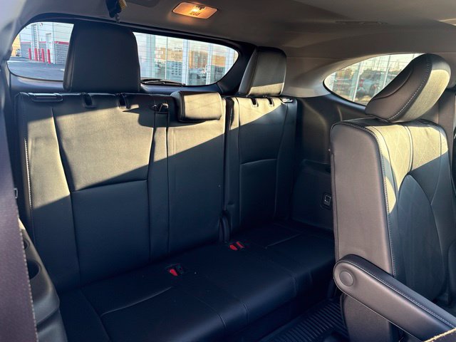 Used 2025 Toyota Highlander Platinum AWD/4WD image 33
