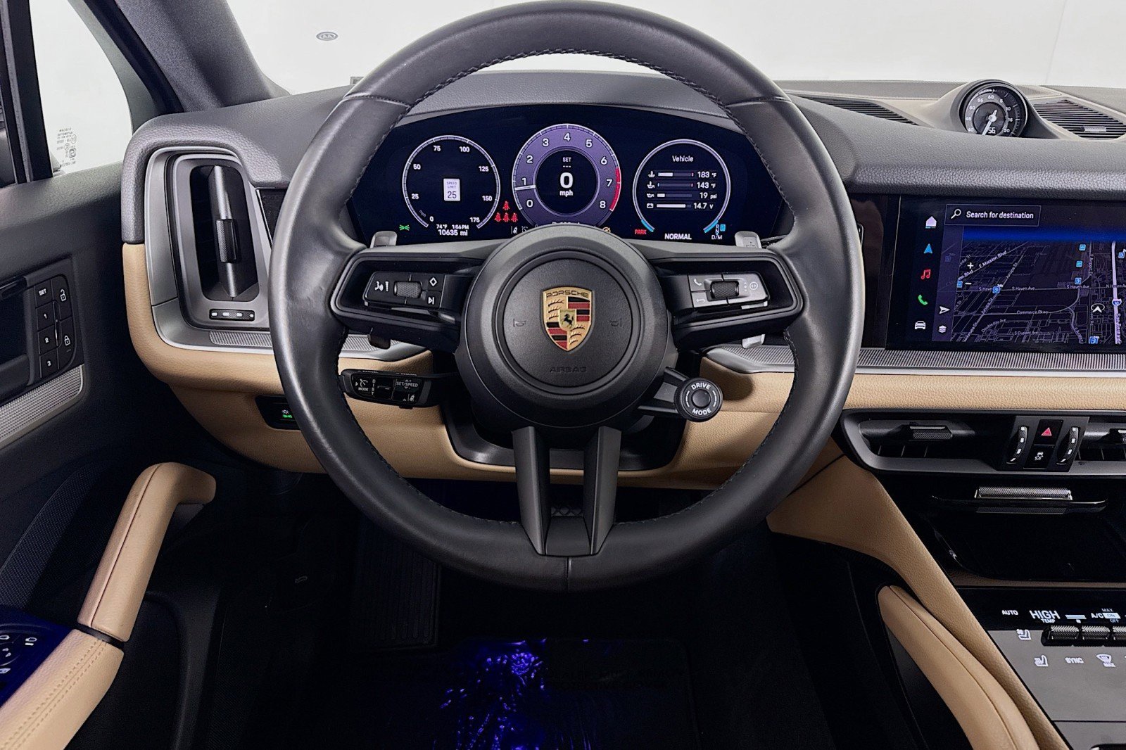 Used 2025 Porsche Cayenne Coupe image 5