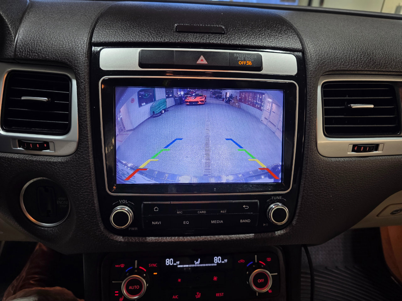 Used 2014 Volkswagen Touareg TDI image 31