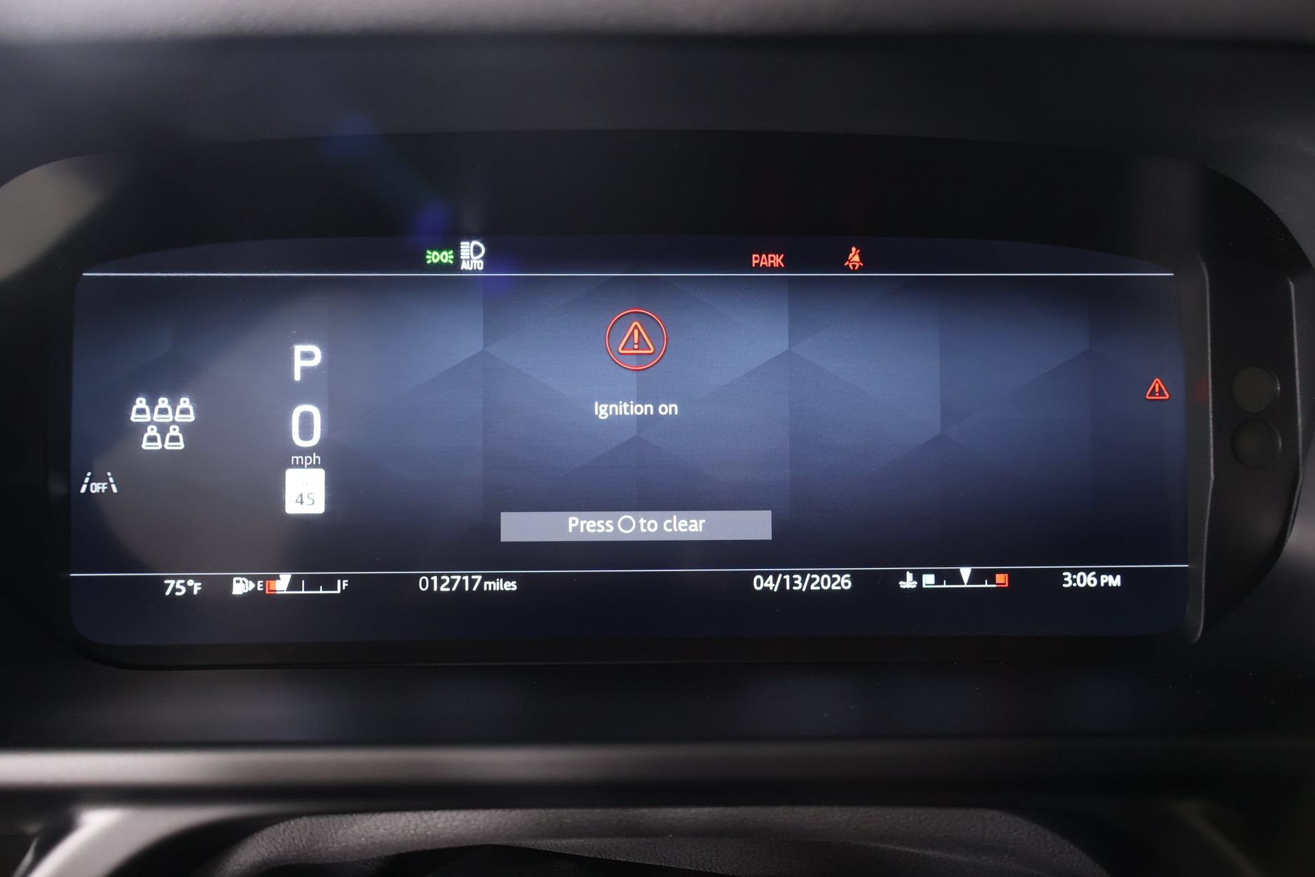 Used 2025 Land Rover Defender 110 X-Dynamic SE AWD/4WD image 5