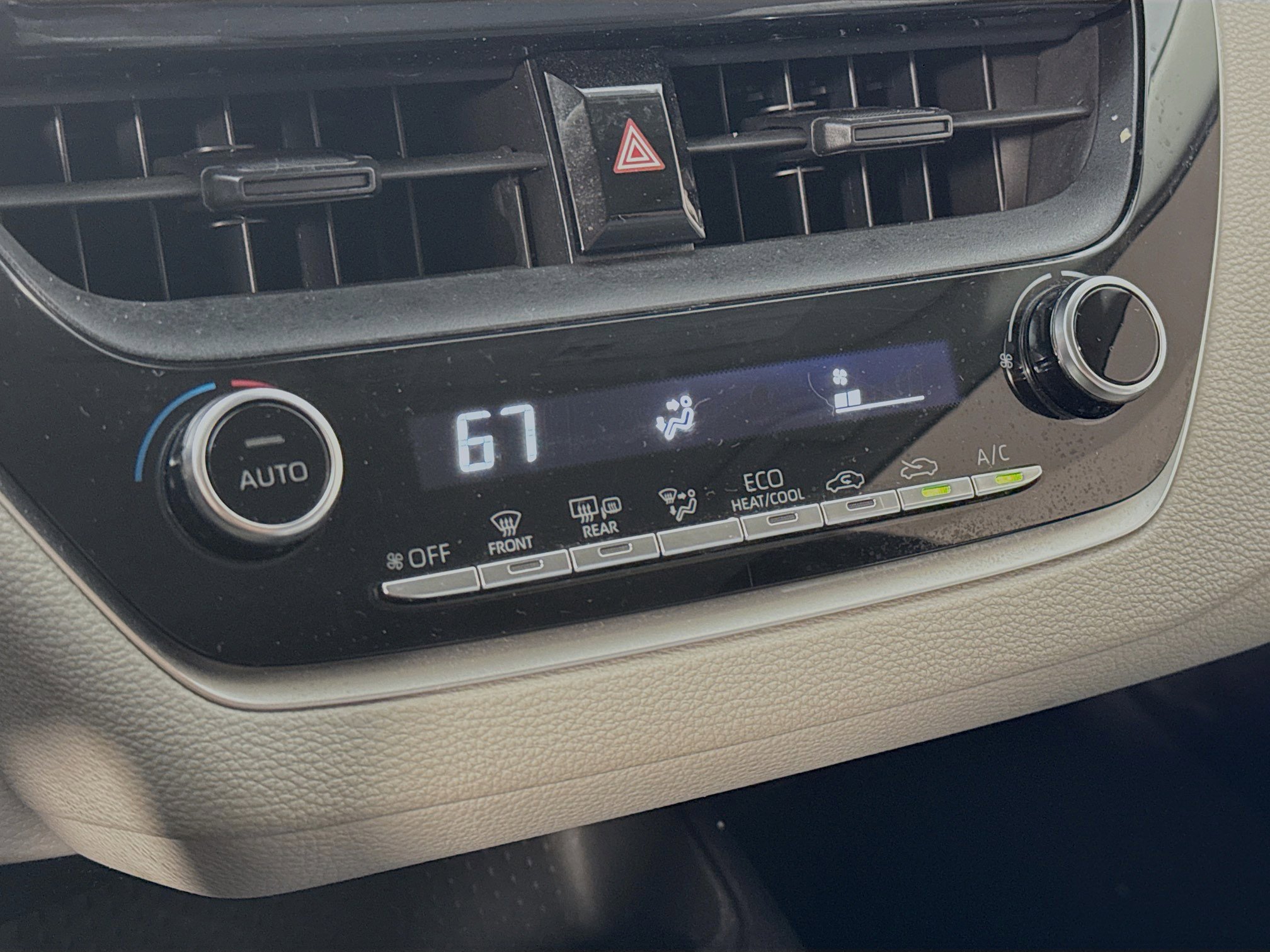 Used 2021 Toyota Corolla LE w/ LE Convenience Package image 15