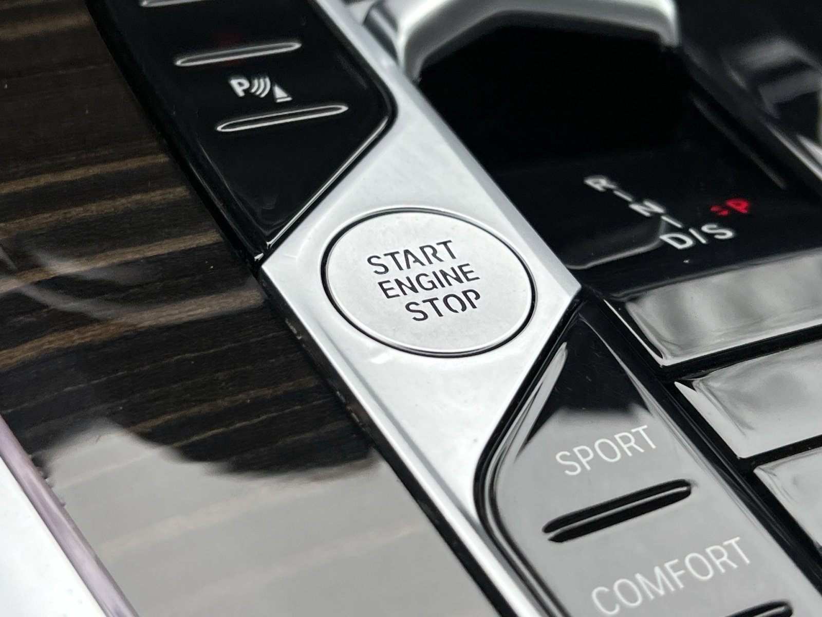 Used 2025 BMW X7 xDrive40i image 32