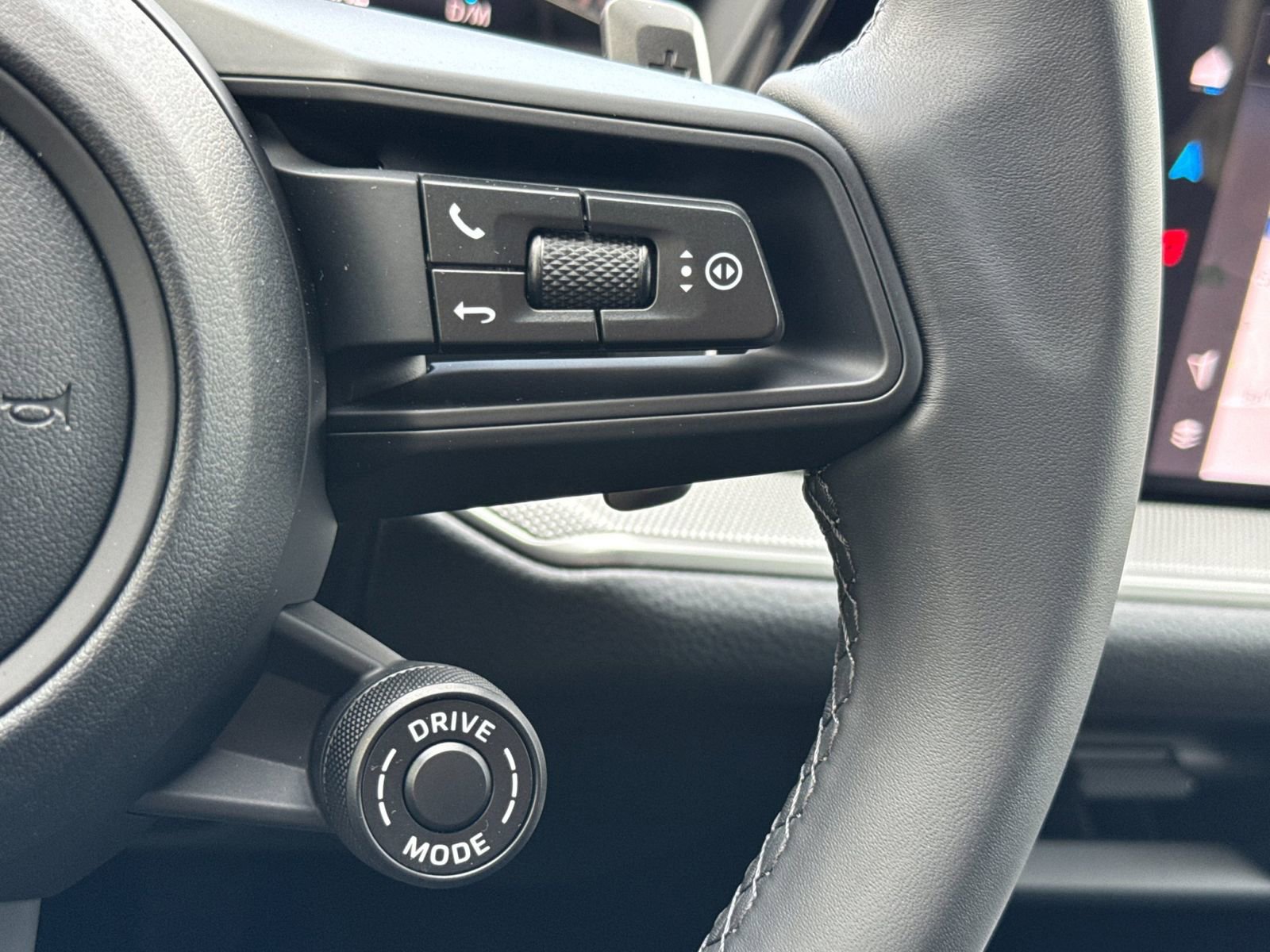 New 2026 Porsche Cayenne Coupe image 28