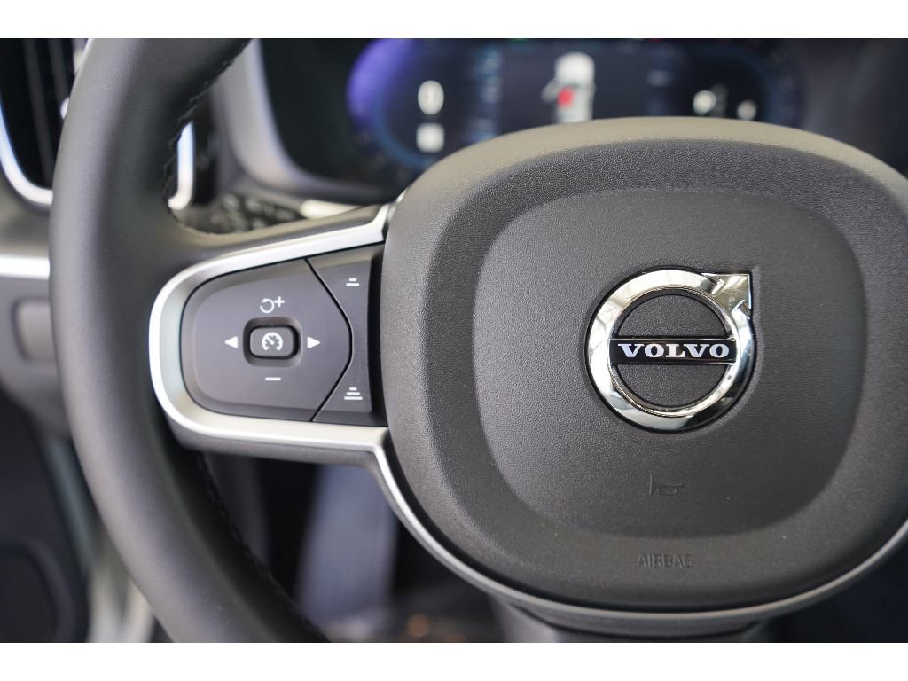 New 2025 Volvo XC60 B5 Core w/ Climate Package image 14