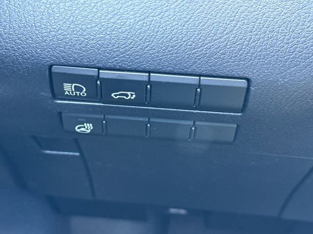 Used 2022 Lexus RX 350L Premium w/ Premium Package image 31