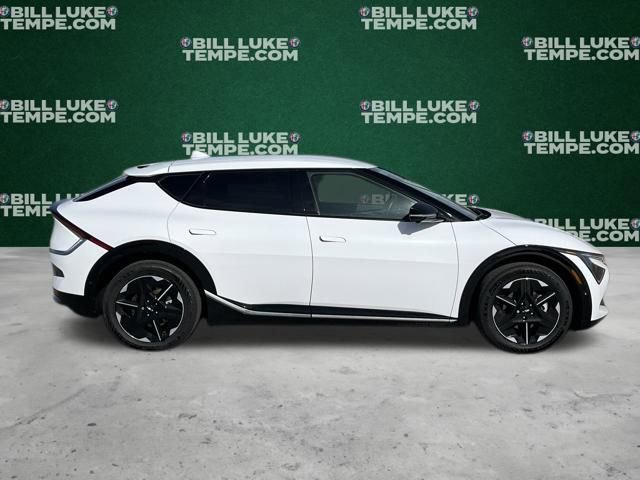 Used 2025 Kia EV6 Wind RWD image 3