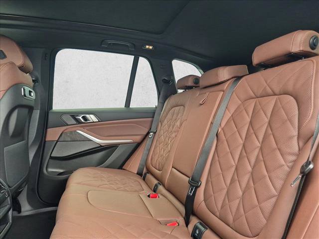 New 2026 BMW X5 xDrive50e w/ Premium Package AWD/4WD image 16