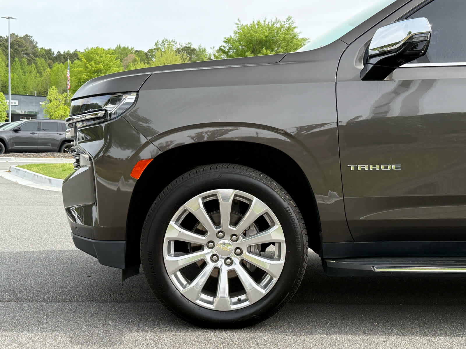 Used 2021 Chevrolet Tahoe Premier w/ Premium Package AWD/4WD image 11