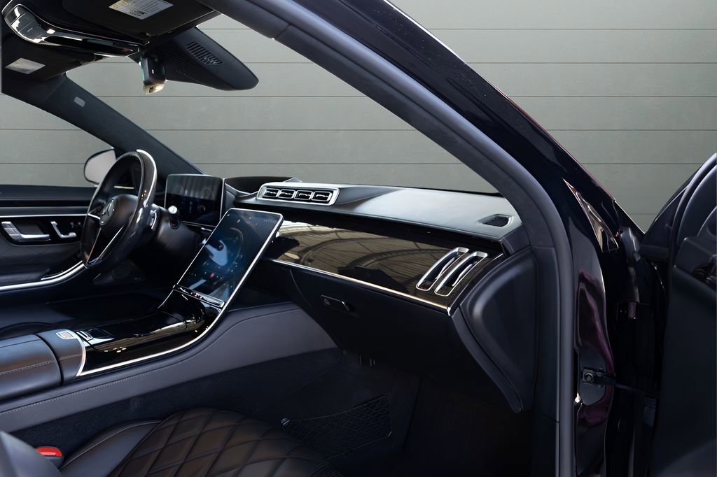 Used 2022 Mercedes-Benz S 580 4MATIC Sedan w/ AMG Line Package image 85