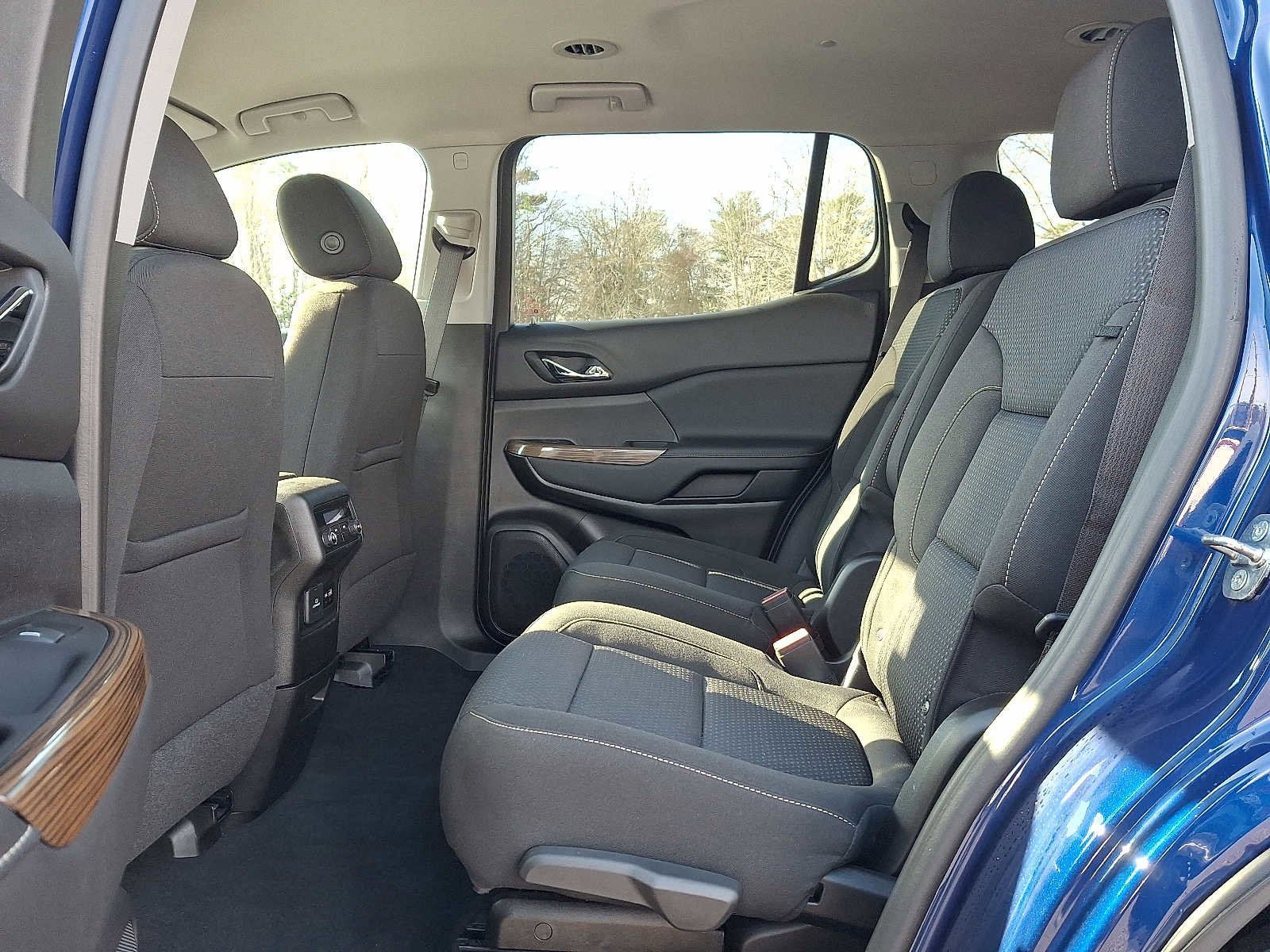 Certified 2023 GMC Acadia SLE w/ Driver Convenience Package image 12